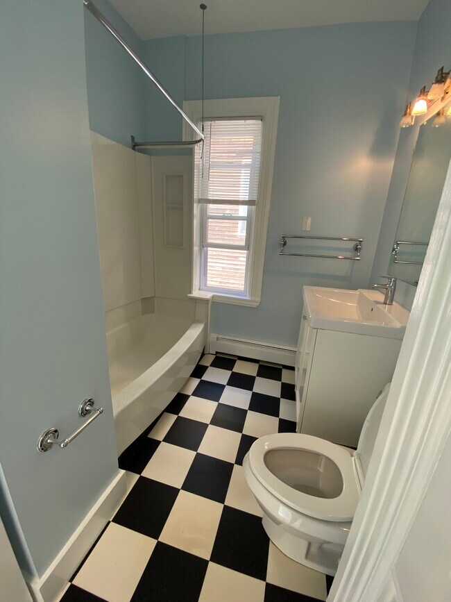 Inside bathroom - 86 Holden St