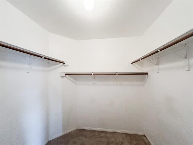 Building Photo - 4712 Lake Champlain Ln