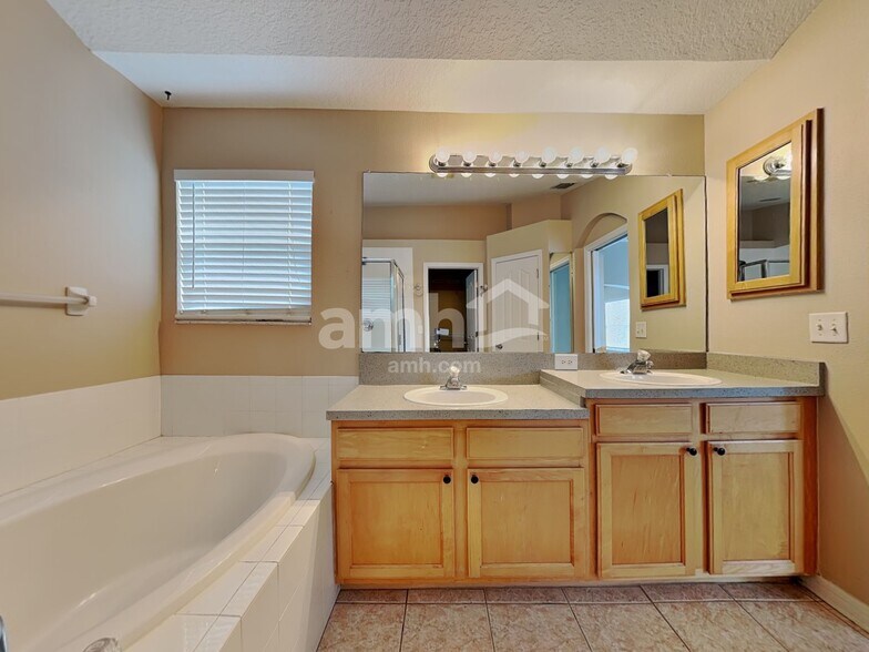 Building Photo - 10602 Drayton Ct