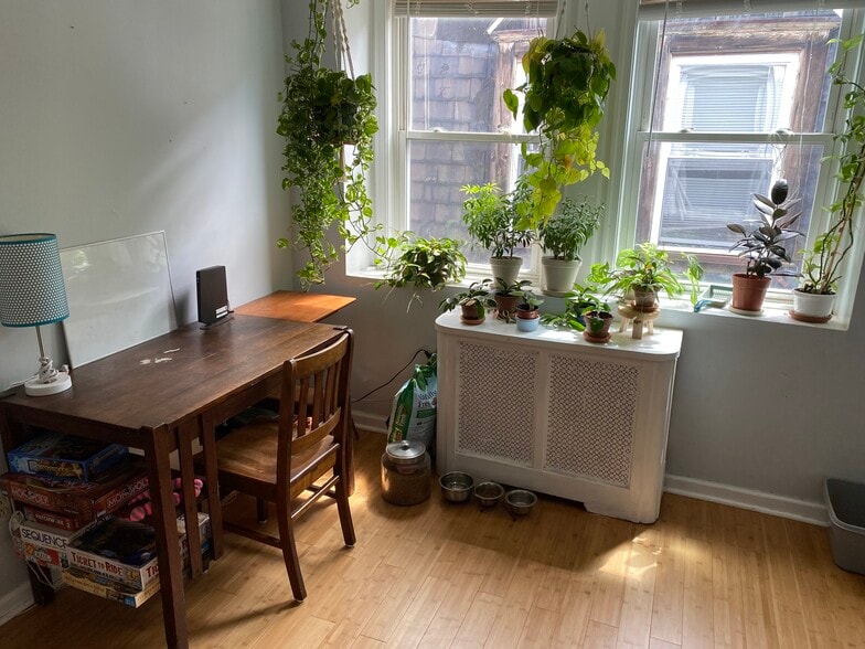 2nd bedroom - 5006 Hazel Ave