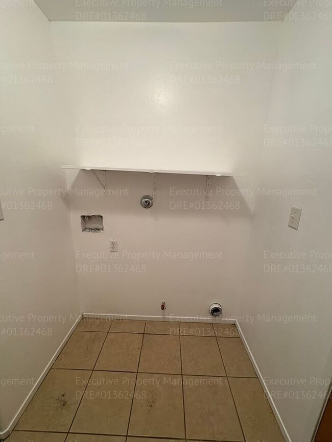 Building Photo - Corner lot 4-bedroom, 2-bathroom home