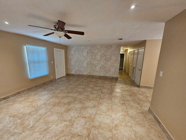 Building Photo - 641 SW 83rd Ave