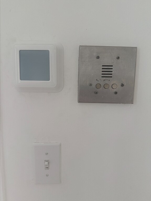 Building Photo - 104 Beacon St