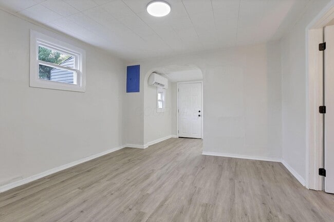 Building Photo - 561 Erickson Ave