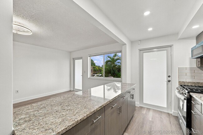 Building Photo - 175 NE 203rd Terrace