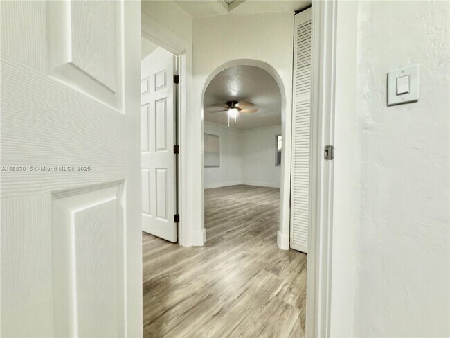 Building Photo - 729 NW 114th St