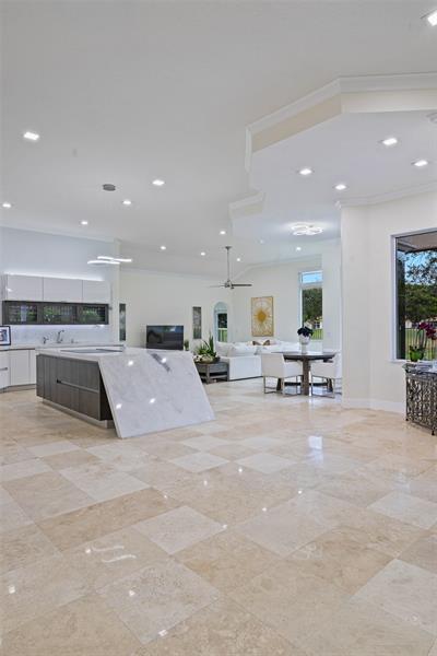 Building Photo - 2534 Golf View Dr