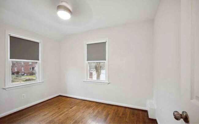 Building Photo - 2836 Fairhaven Ave