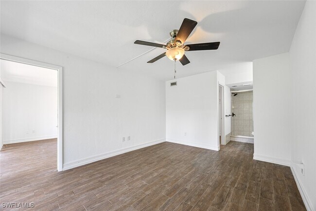 Building Photo - 4610 Chantelle Dr