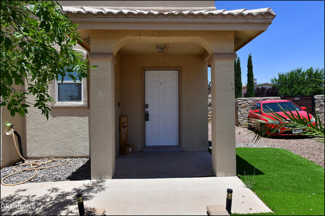 Building Photo - 7065 Falling Leaf Cir