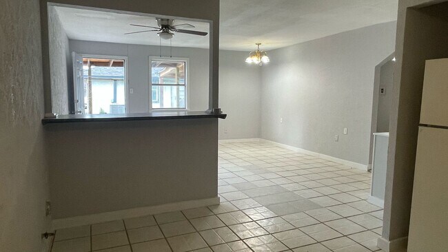 Building Photo - Your dream home awaits!