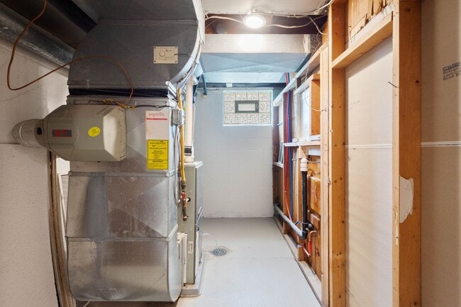 Building Photo - READY FOR MOVE IN! FULLY REMODELED 3-BEDRO...