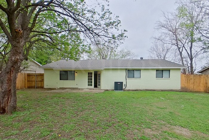 Building Photo - 1510 Clearbrook St