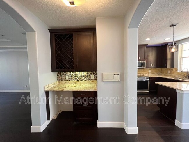 Building Photo - 1146 Bolton Pl