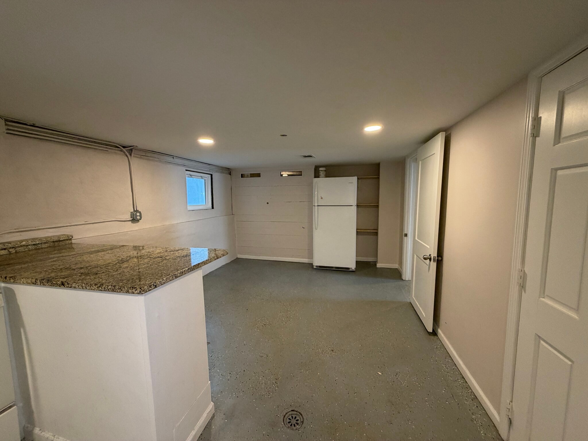 Building Photo - 4123 N Narragansett Ave