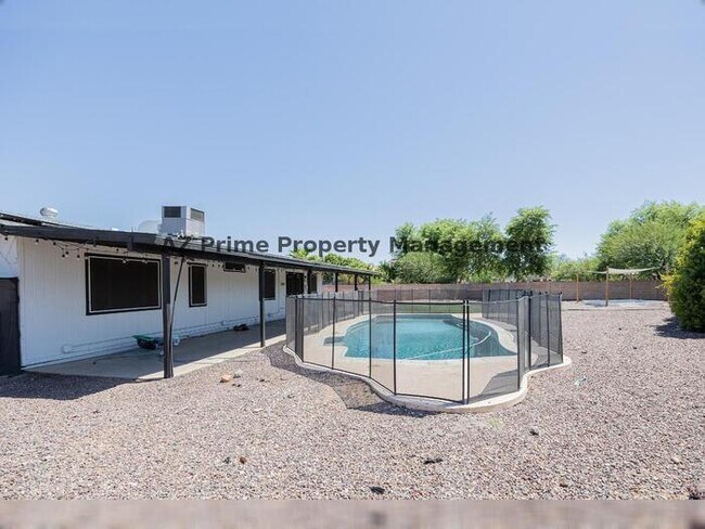 Building Photo - 17601 N 18th Dr