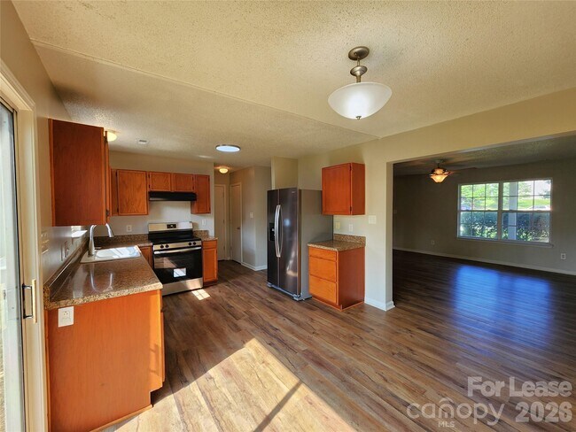 Building Photo - 3046 Talledaga Ln SW