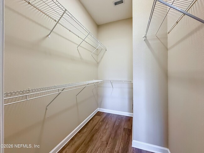 Building Photo - 7801 Point Meadows Dr