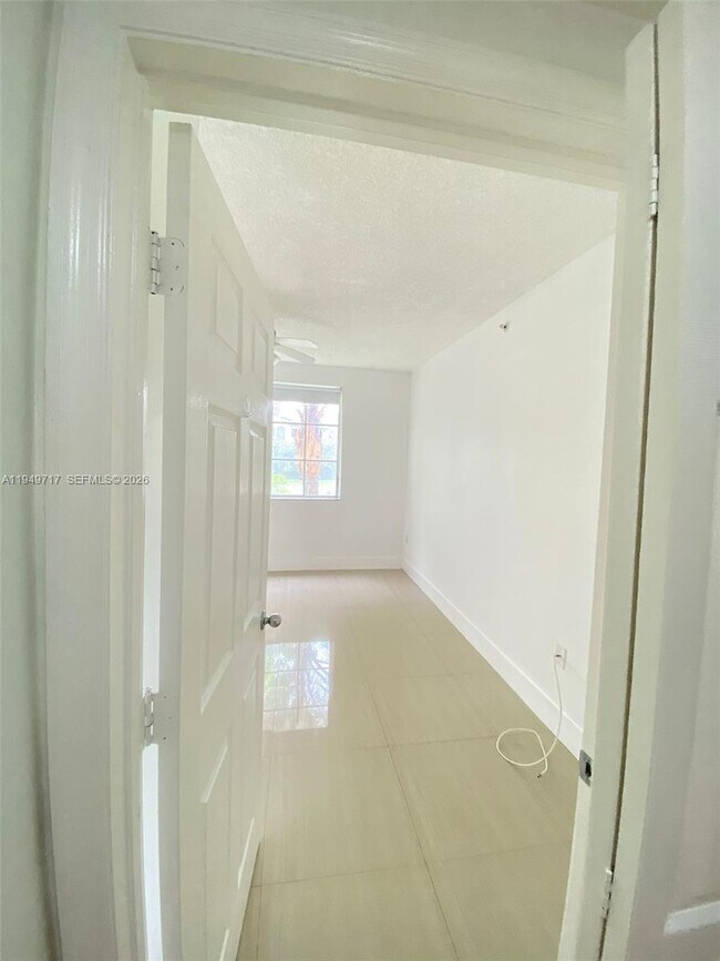 Building Photo - 2440 E Preserve Way