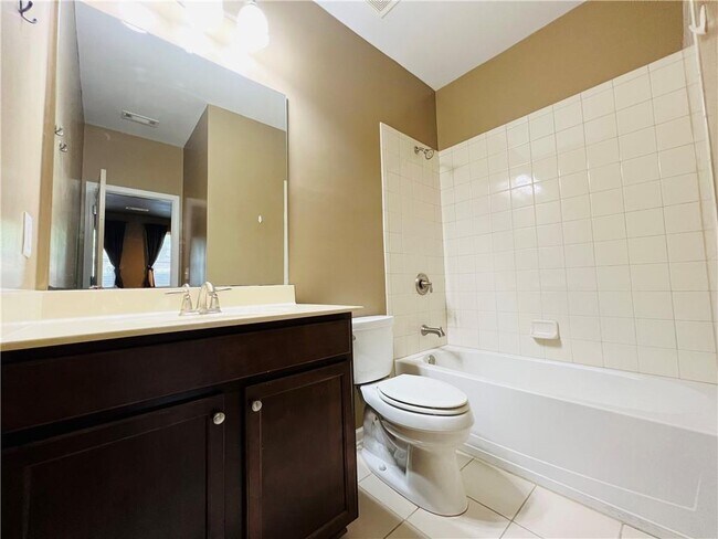 Building Photo - 2647 Portbury Place Northeast