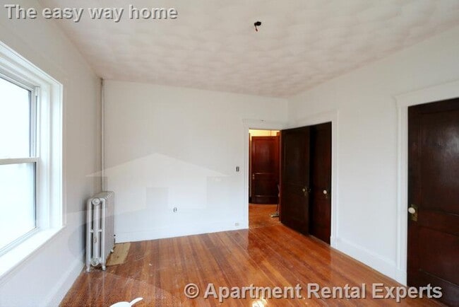 Building Photo - 163 Summer St