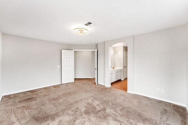 Building Photo - SUMMERLIN HOME, 3 BEDROOMS, LARGE BACKYARD, MINUTES FROM DOWNTOWN SUMMERLIN