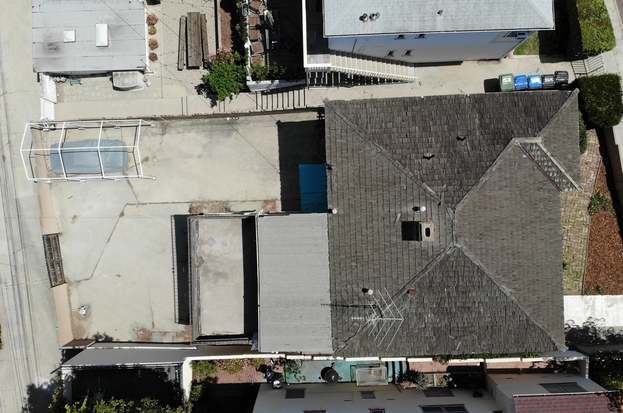 Building Photo - 220 4th Ave