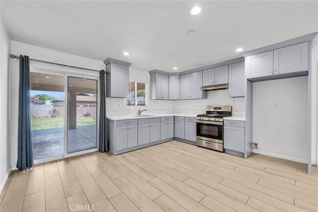 Building Photo - 9321 Sage Ave