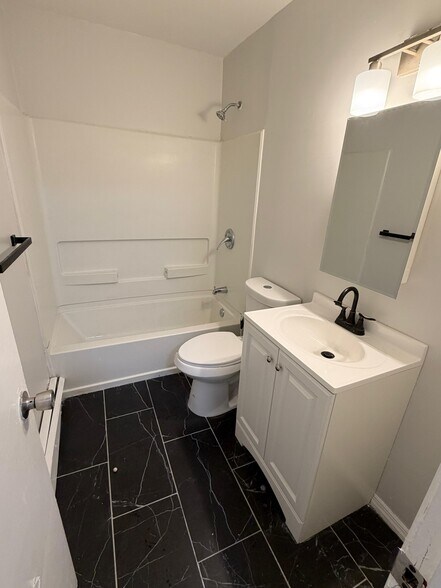 Building Photo - 958 Taylor Ave