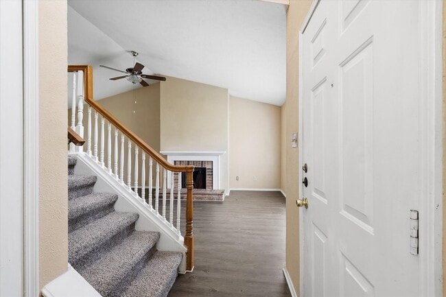 Building Photo - 6733 Dandelion Dr