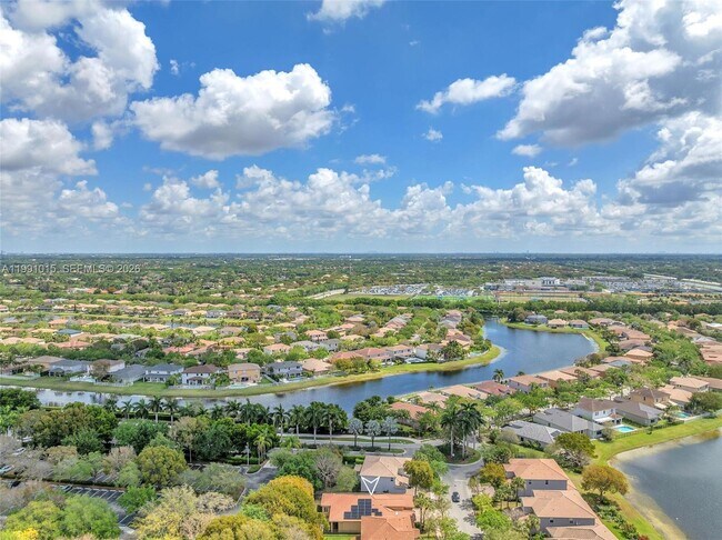 Building Photo - 19381 Stonebrook St