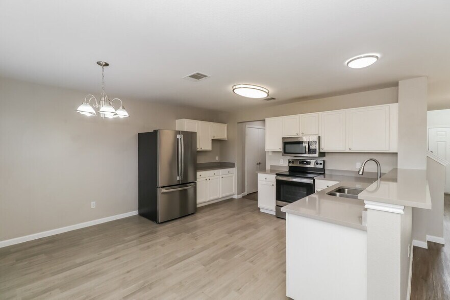 Building Photo - 208 Rinehardt St