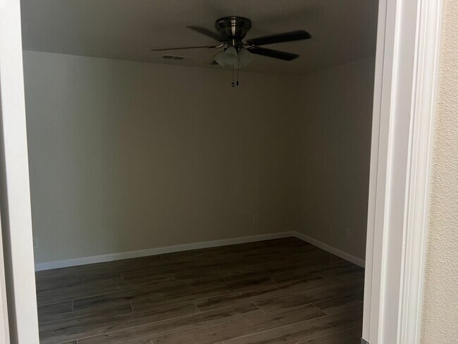 Building Photo - Adorable Kingsburg Home for rent