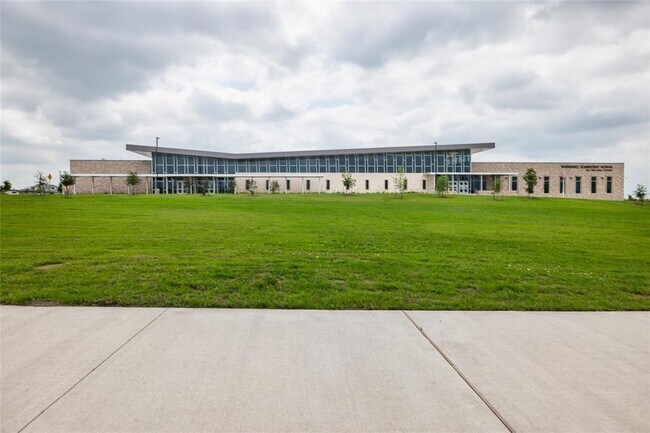 Building Photo - 208 Shugart St