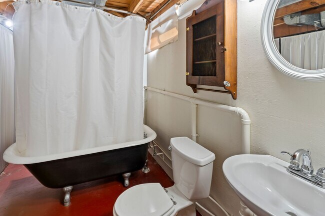 Building Photo - 4227 Hillbrook Dr