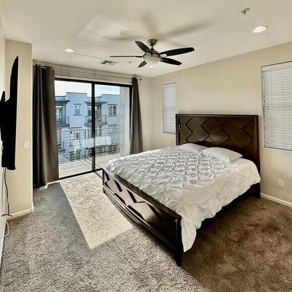 Building Photo - 2090 S Dorsey Ln