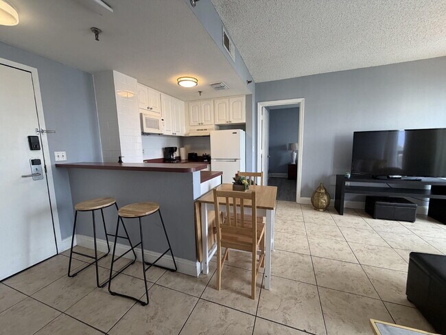 Building Photo - "Spacious 2-Bed, 2-Bath Condo Retreat in the Heart of Orlando!"