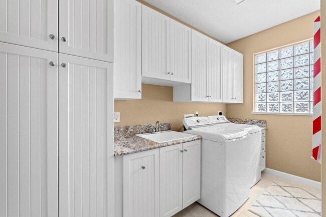 Building Photo - 8668 Marlamoor Ln