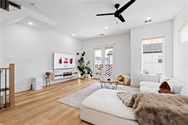 Building Photo - 1835 Flowing Springs Trail