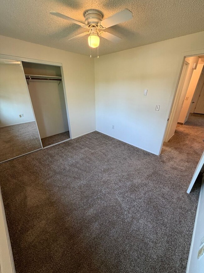 Building Photo - (858) Fox Fire - 2 Bedroom / 1 Bathroom