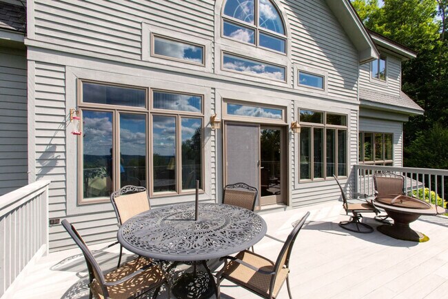 Building Photo - 74 Harvest Ln