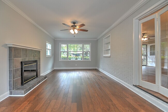 Building Photo - 2708 Schumway Dr