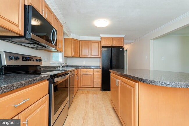 Building Photo - 60 Killdeer Ave