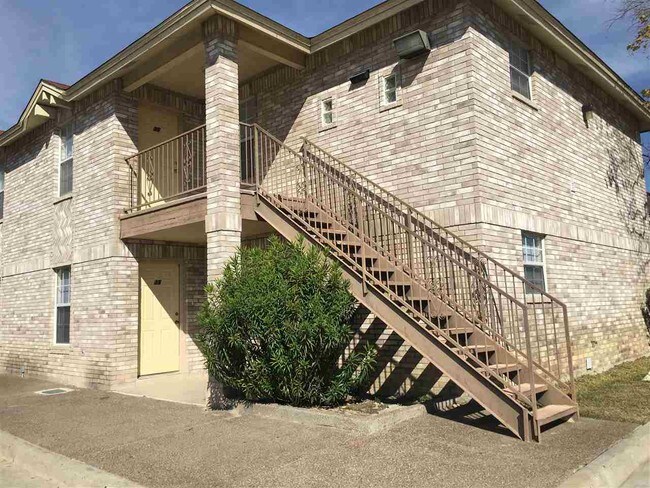 Building Photo - 504 Shiloh Dr