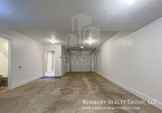 Building Photo - 147 Banksville Pl