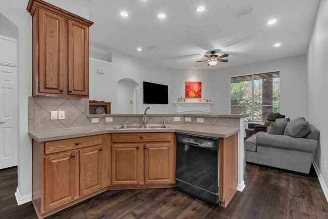 Building Photo - Herritage Ranch Gem