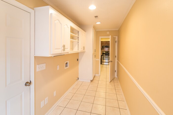 Building Photo - 306 Gippy Dr