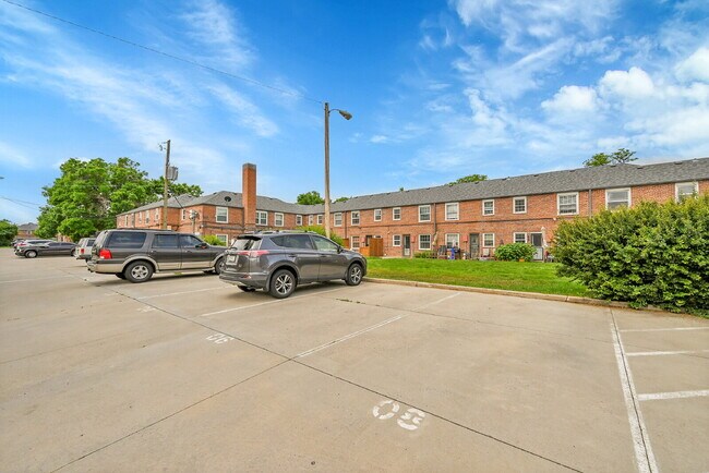 Building Photo - $2,095 - Updated 2 bed/1 bathroom Denver C...