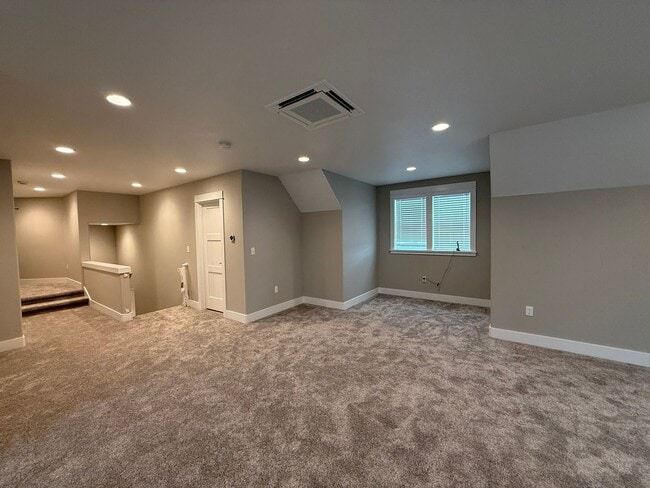 Building Photo - Elegant and Luxurious Cottage Grove Home