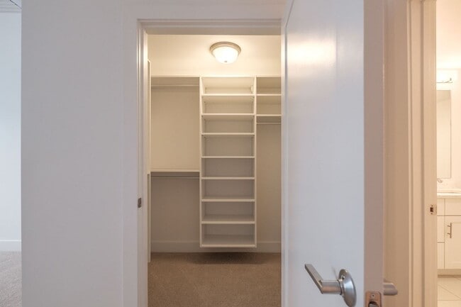 Building Photo - 2BR/2BA Old Port Condo Onsite Parking Available, Fitness Room and Elevator